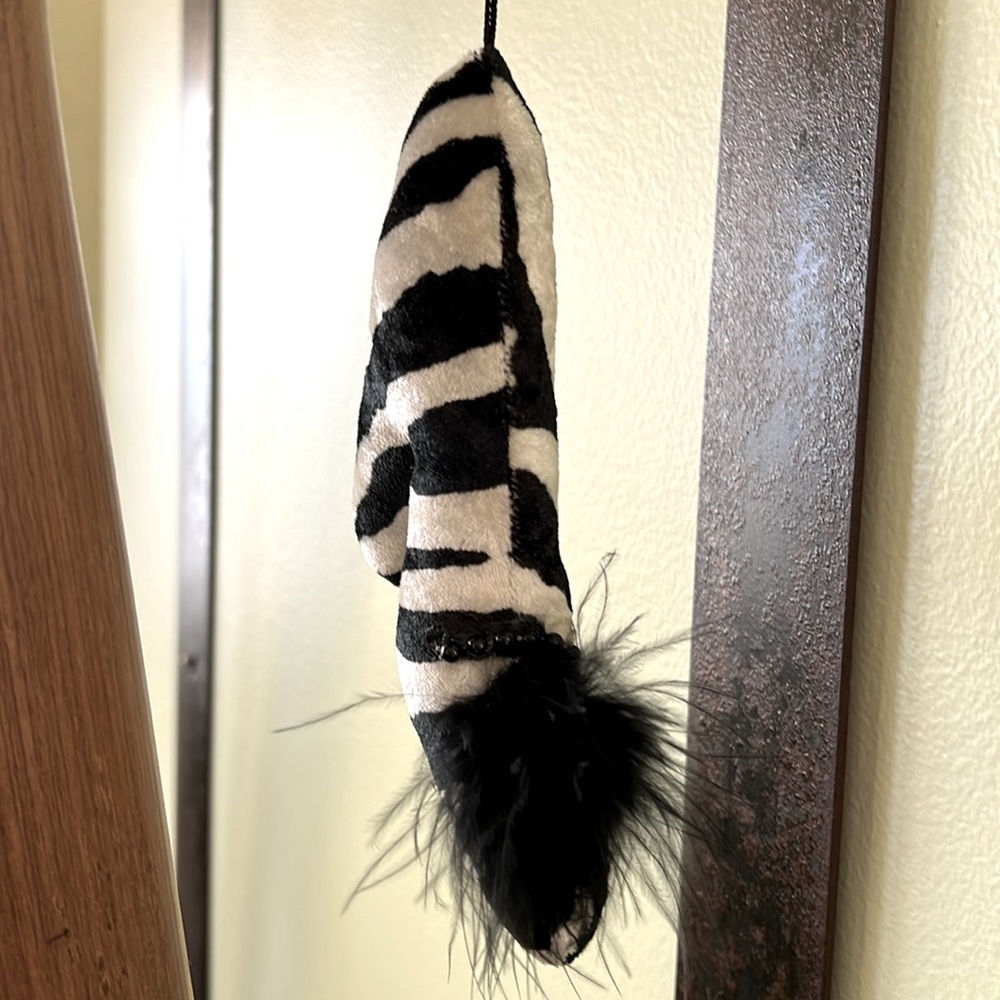 Zebra Print Shoe Hanging Decor - Picture 4 of 10
